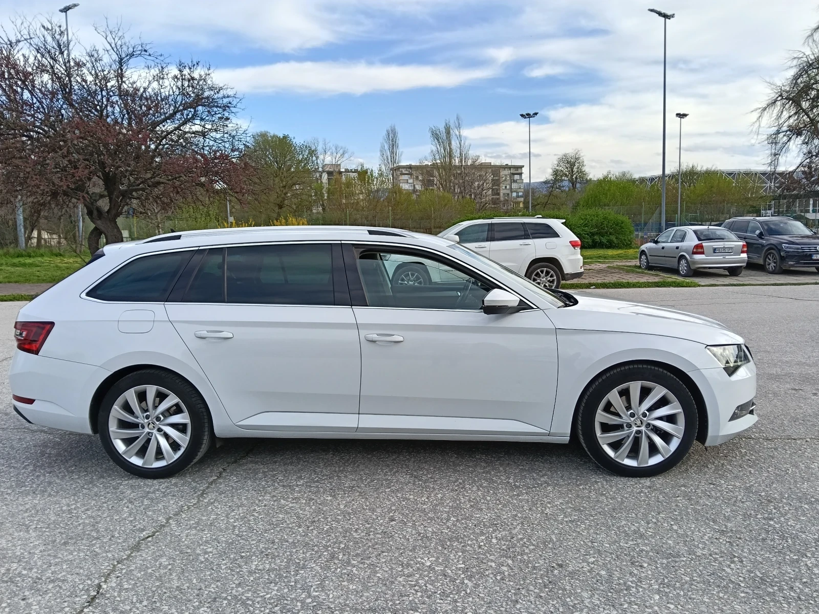 Skoda Superb, снимка 8 - Автомобили и джипове - 54127119