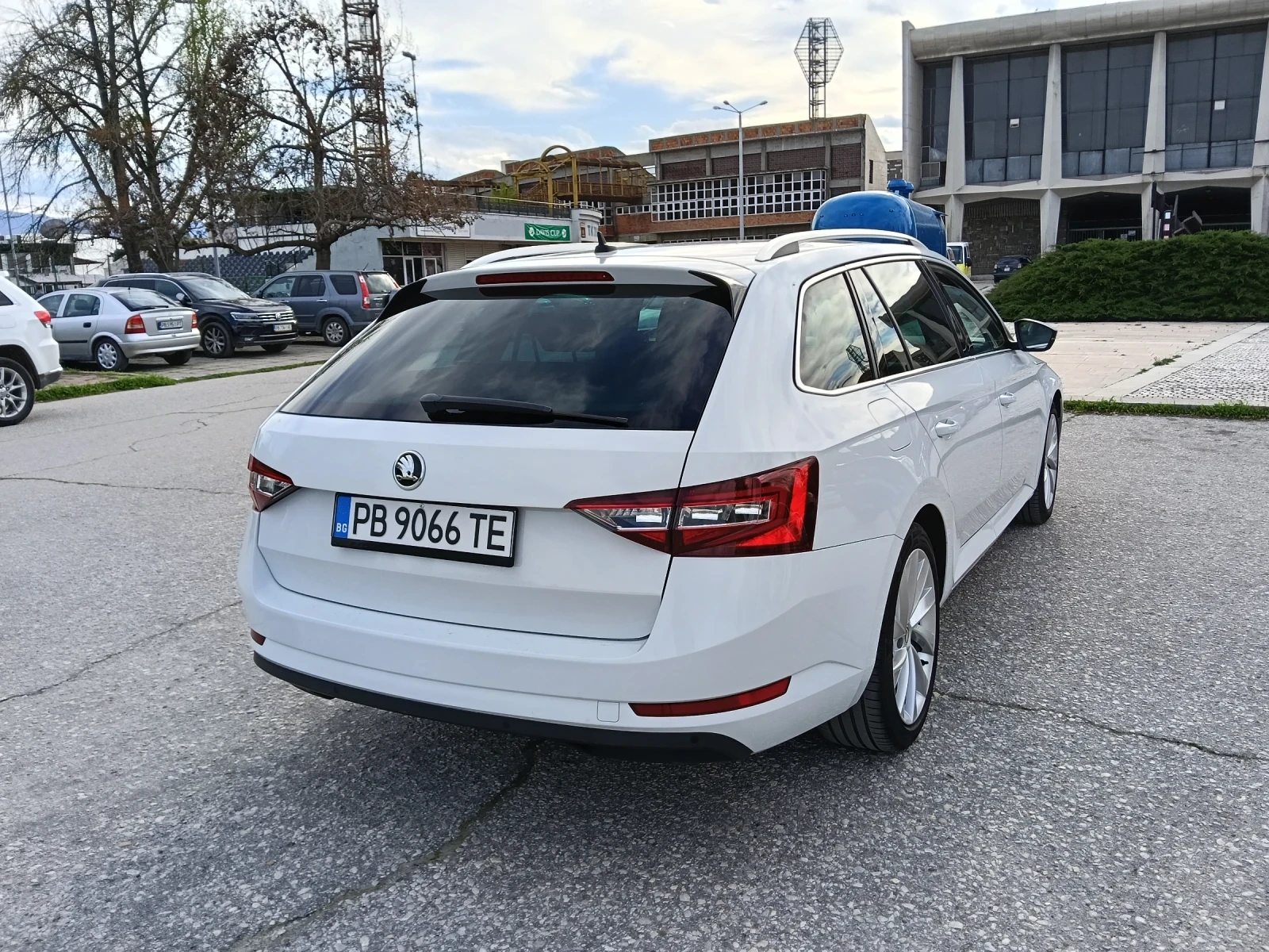 Skoda Superb, снимка 7 - Автомобили и джипове - 54127119