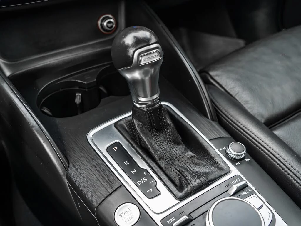 Audi A3 e-tron* Prestige* АвтоКредит* (ЦЕНА ДО БГ), снимка 12 - Автомобили и джипове - 54128183