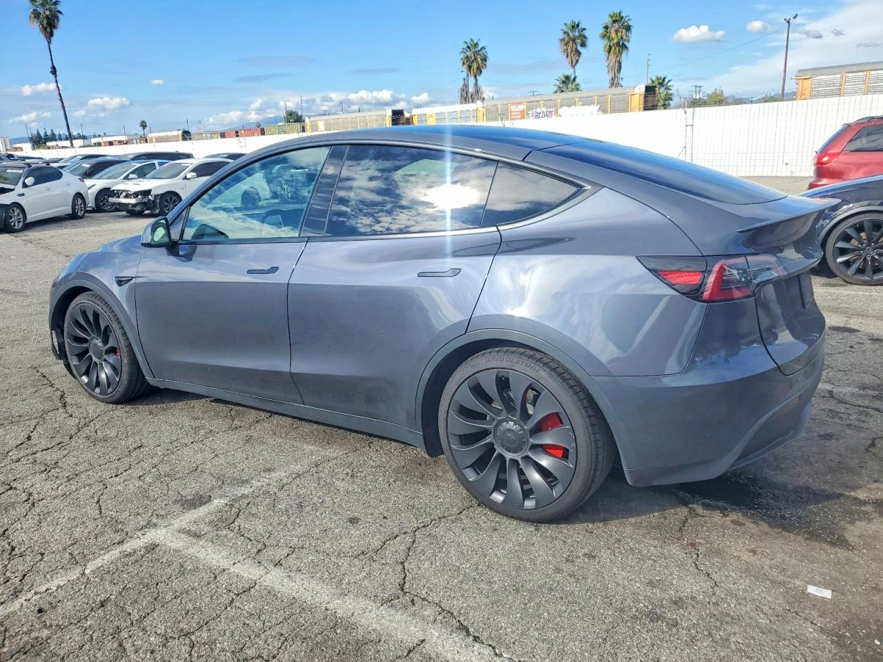 Tesla Model Y Performance AWD, снимка 2 - Автомобили и джипове - 54152993