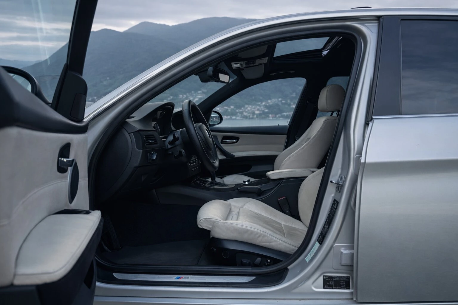 BMW 335 Keyless/Mpack/Шибидах, снимка 9 - Автомобили и джипове - 54238147