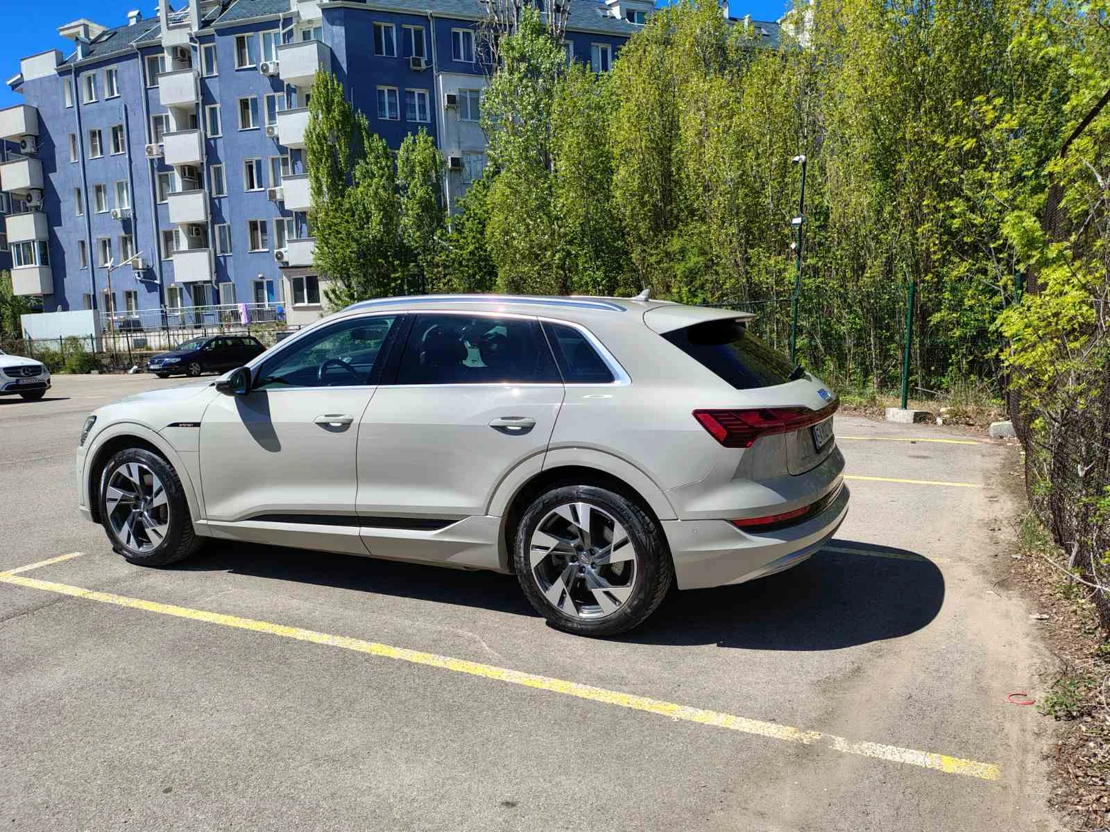 Audi E-Tron 50 Quattro , снимка 6 - Автомобили и джипове - 54331283
