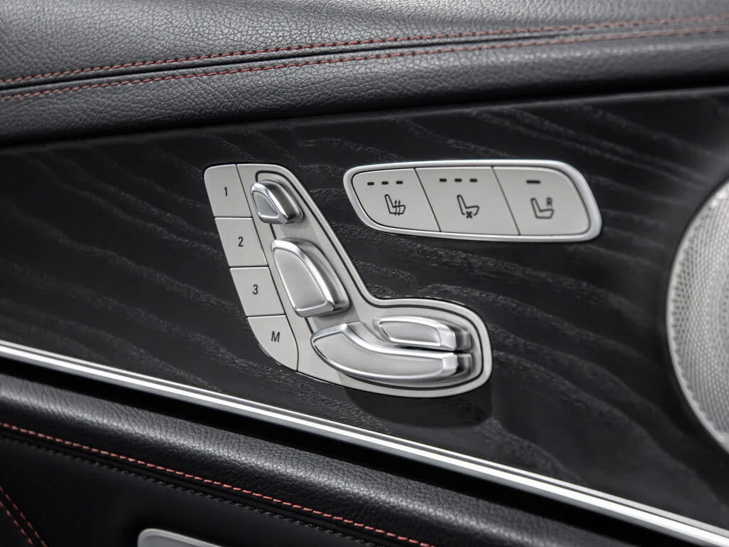 Mercedes-Benz E 53 AMG Sedan 4MATIC+ , снимка 14 - Автомобили и джипове - 54577934