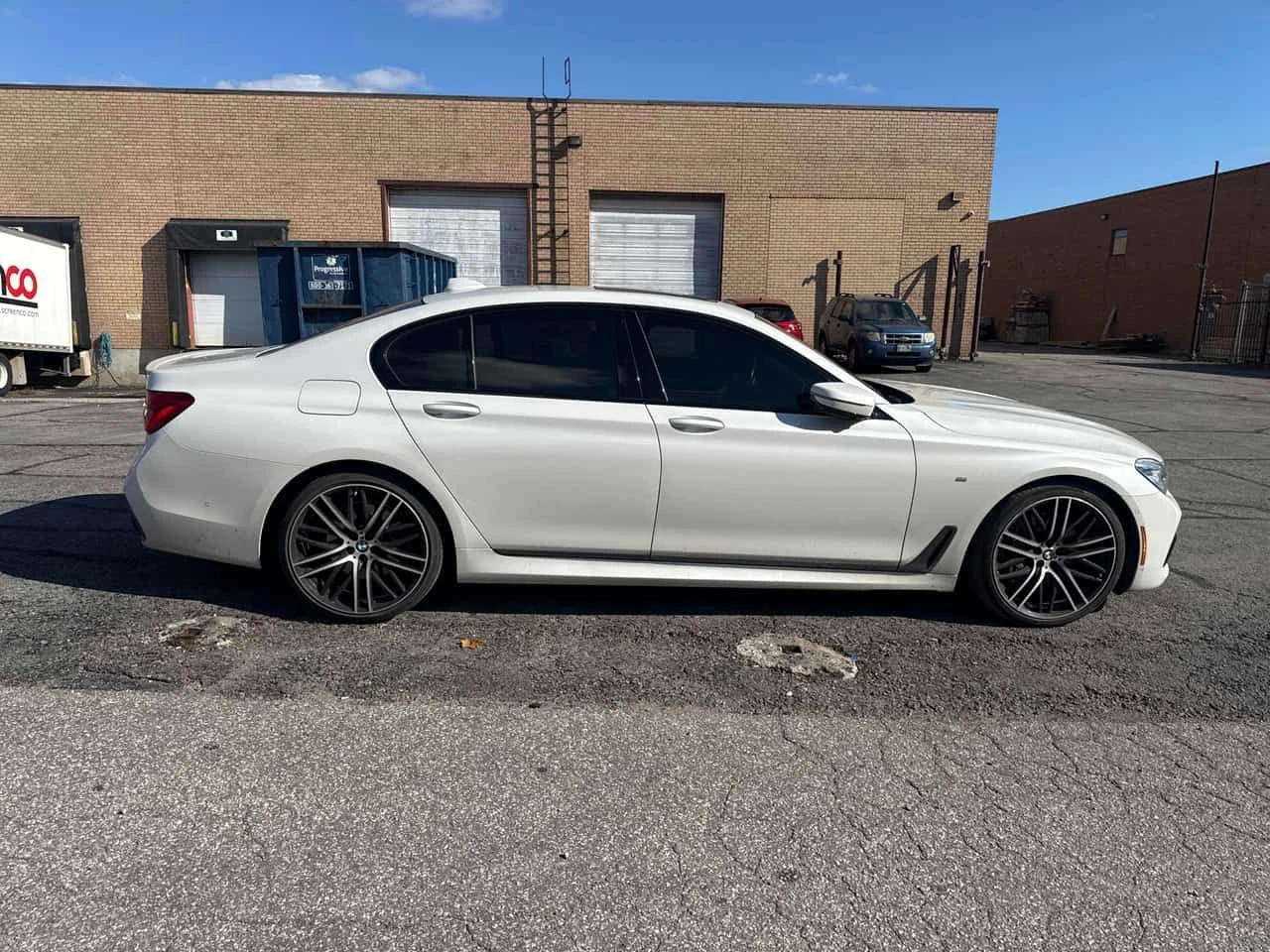 BMW 750 * 750i xDrive * АВТОКРЕДИТ БЕЗ ПЪРВОНАЧАЛНА ВНОСКА, снимка 3 - Автомобили и джипове - 55170990