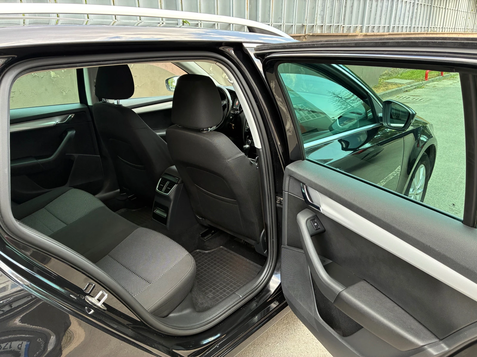 Skoda Octavia DSG 7, снимка 12 - Автомобили и джипове - 55178338