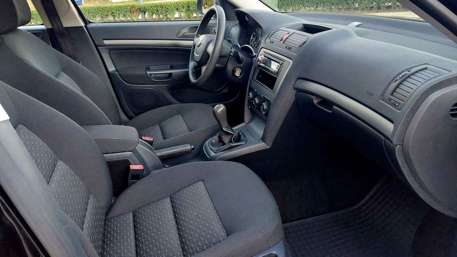 Skoda Octavia 1.6 MPI 102 ps  KOMBI, снимка 11 - Автомобили и джипове - 56241615