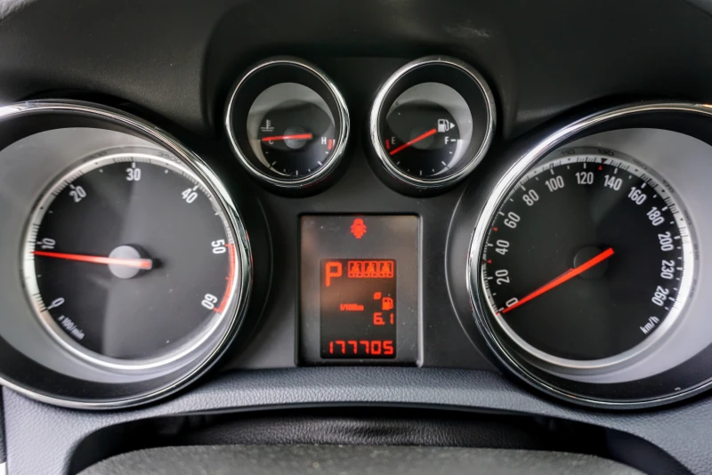 Opel Mokka 1.7CDTi COSMO AUTO, снимка 6 - Автомобили и джипове - 30177403