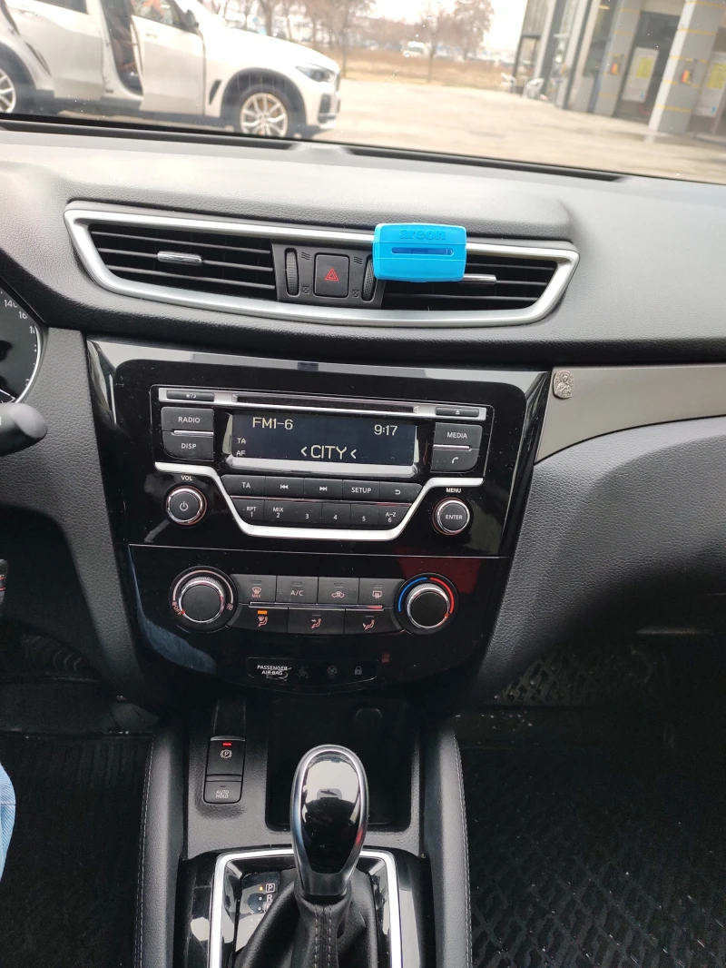 Nissan Qashqai 1.5 DCI, снимка 14 - Автомобили и джипове - 48357354