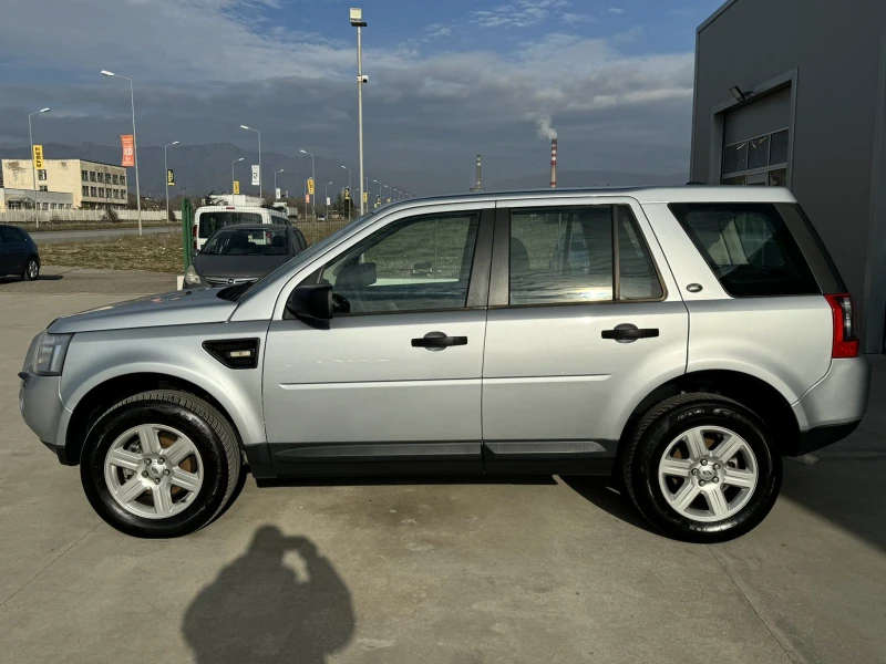 Land Rover Freelander 2.2* 152ps* 4x4* 6скорости* НАВИ* ПАРТ* , снимка 2 - Автомобили и джипове - 48811673