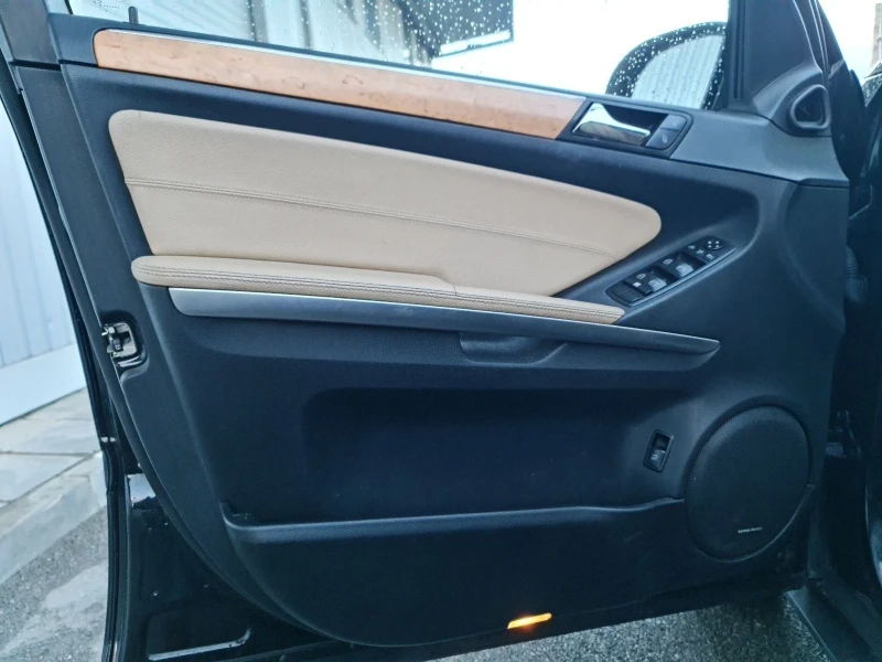 Mercedes-Benz ML 500 EDITION 388кс, снимка 13 - Автомобили и джипове - 51352606