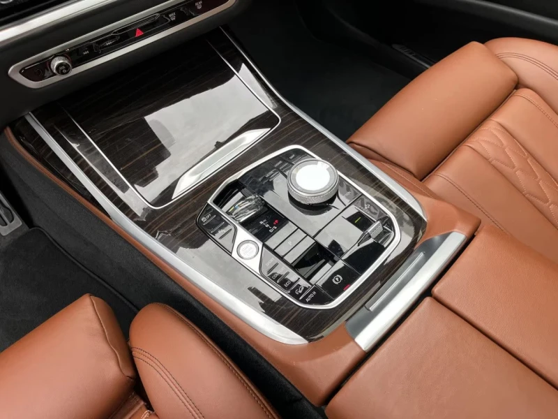 BMW X7 40i/381HP/M-SPORT/360/xDRIVE/PANO/758v, снимка 9 - Автомобили и джипове - 52157514