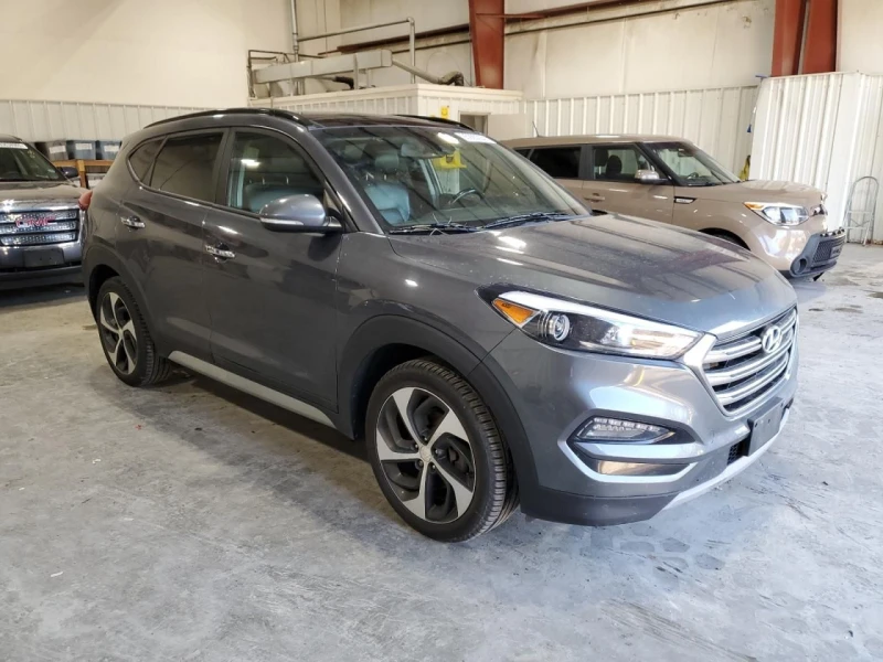Hyundai Tucson, снимка 4 - Автомобили и джипове - 53121150