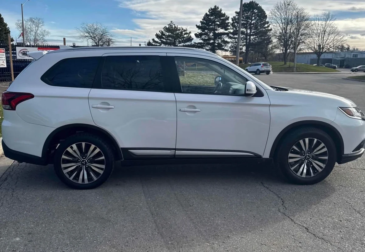 Mitsubishi Outlander S-AWC * * KEYLESS * * ПОДГРЕВ * * CARFAX * *  - изображение 3