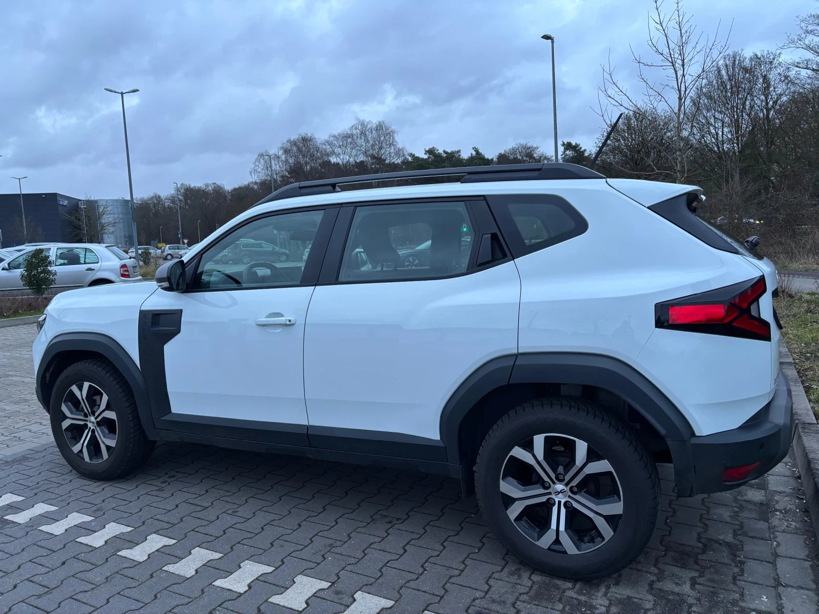 Dacia Duster Eco LPG / Бензин фабрично, снимка 10 - Автомобили и джипове - 54546337