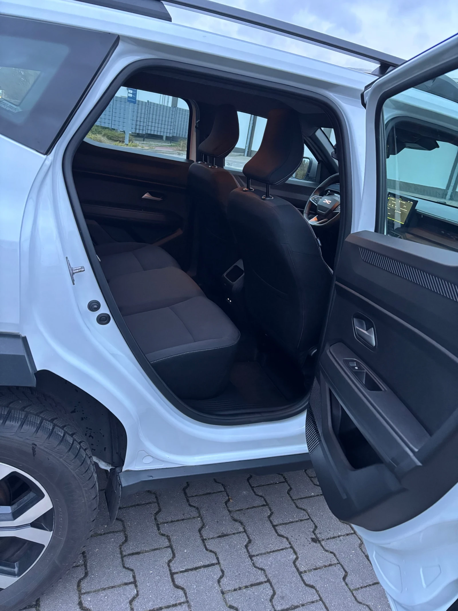 Dacia Duster Eco LPG / Бензин фабрично, снимка 5 - Автомобили и джипове - 54546337