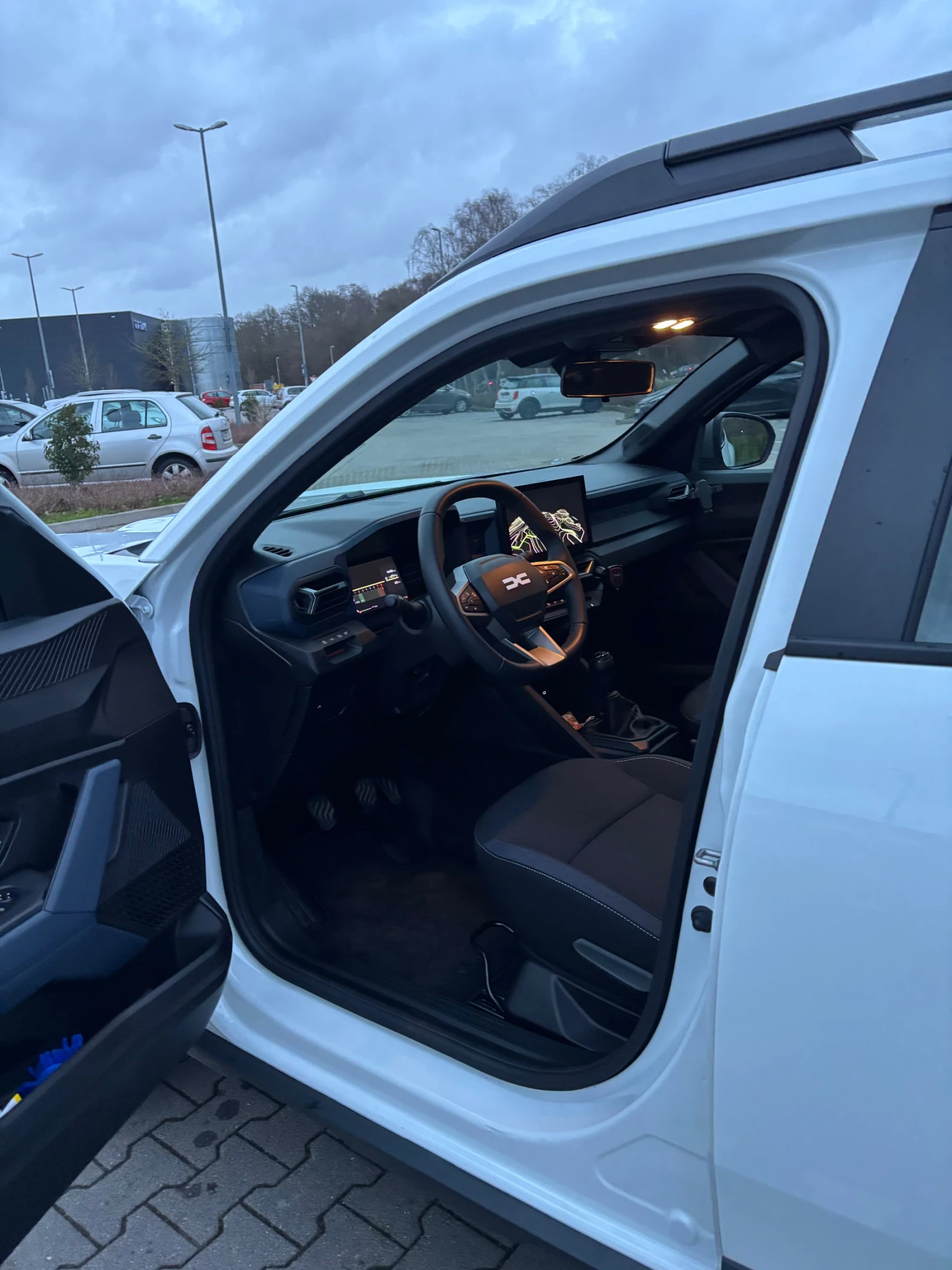 Dacia Duster Eco LPG / Бензин фабрично, снимка 13 - Автомобили и джипове - 54546337