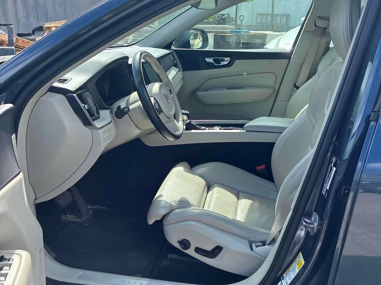 Volvo XC60 Inscription/ПОДГРЕВ/ПАНОРАМА/КЛИП/ФИНАНСИРАНЕ, снимка 6 - Автомобили и джипове - 54719453
