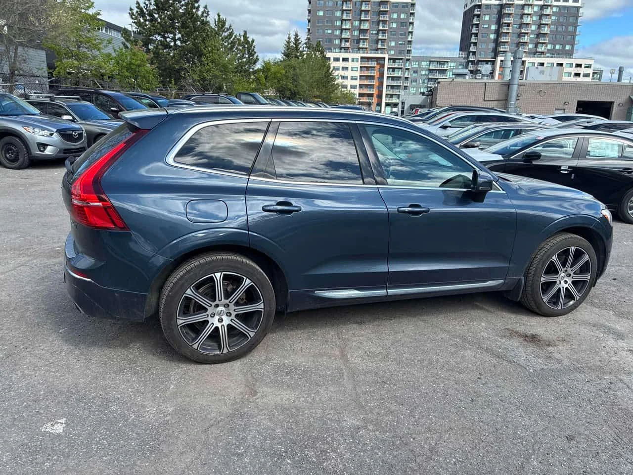 Volvo XC60 Inscription/ПОДГРЕВ/ПАНОРАМА/КЛИП/ФИНАНСИРАНЕ, снимка 4 - Автомобили и джипове - 54719453