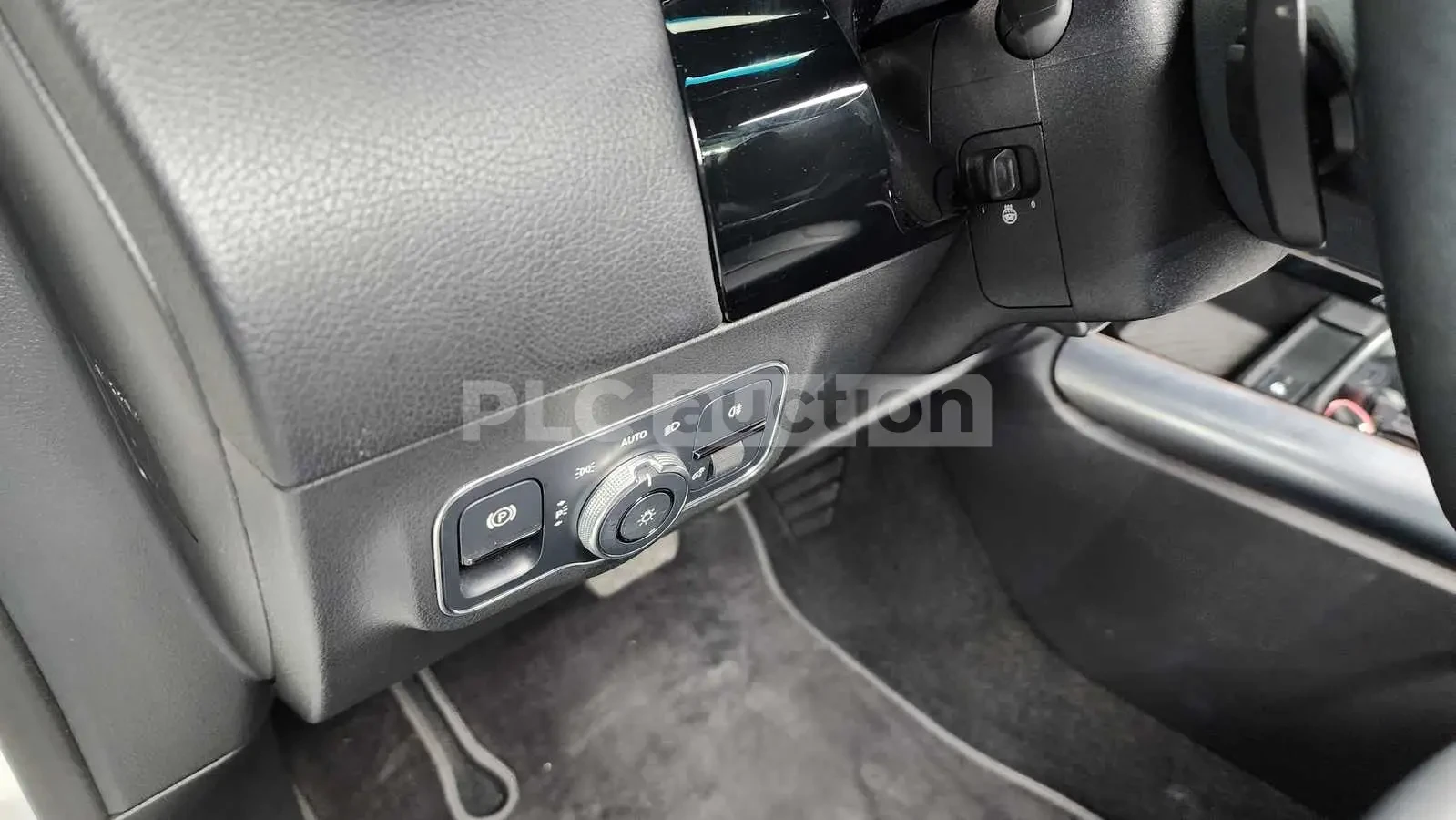 Mercedes-Benz GLA 250 | КАМЕРА| ПОДГРЕВ| DIST| PANO| ВКЛ.ТЕХНОТЕСТ, снимка 11 - Автомобили и джипове - 54956833