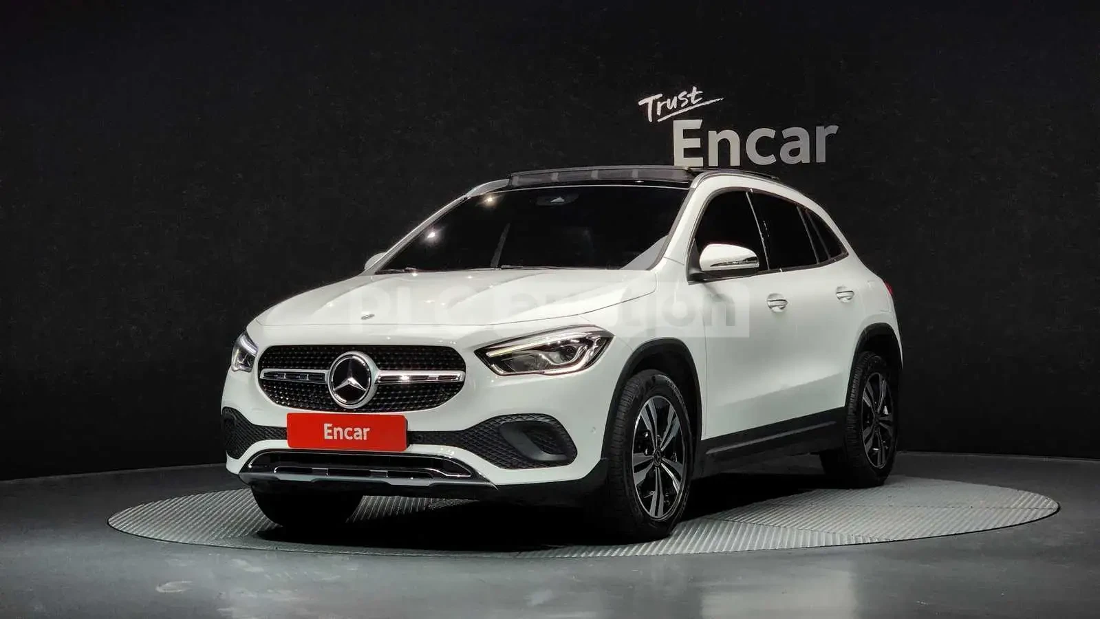 Mercedes-Benz GLA 250 | КАМЕРА| ПОДГРЕВ| DIST| PANO| ВКЛ.ТЕХНОТЕСТ