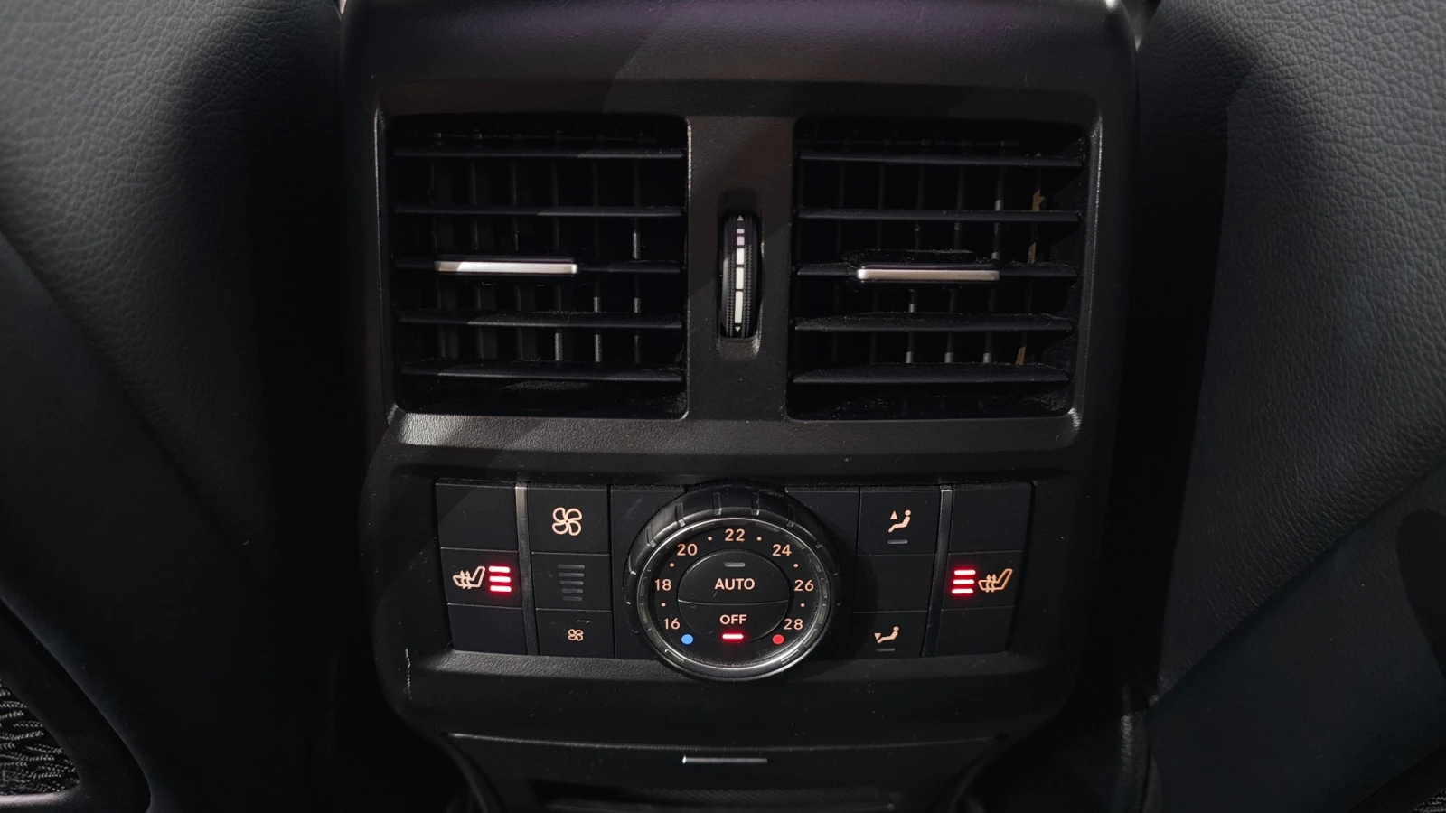 Mercedes-Benz GLE 350 4Matic * 360 * ПОДГРЕВИ * HARMAN KARDON * ЛЮК, снимка 17 - Автомобили и джипове - 55198699
