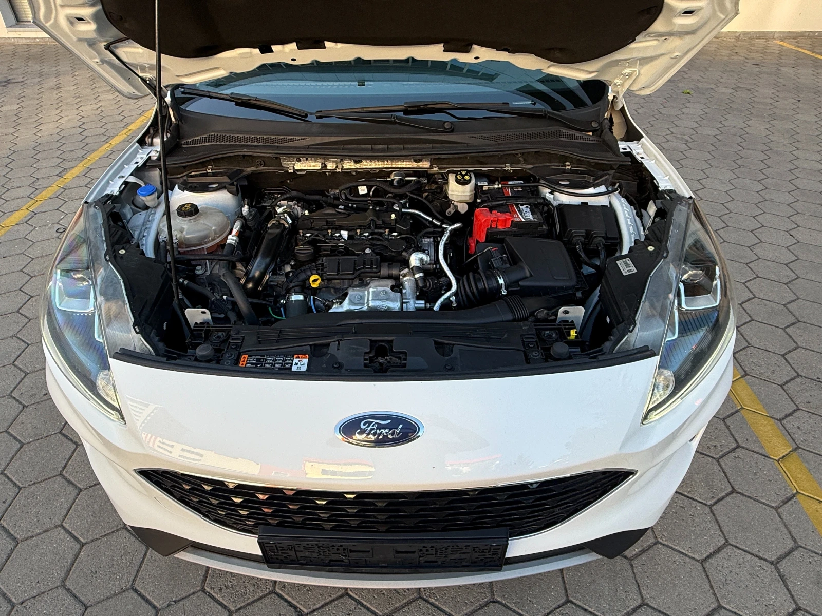 Ford Kuga 1.5TDCI* NAVI* LED* , снимка 14 - Автомобили и джипове - 55244648