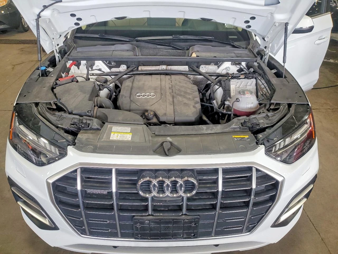 Audi Q5 2.0l Prestige, снимка 11 - Автомобили и джипове - 56086175