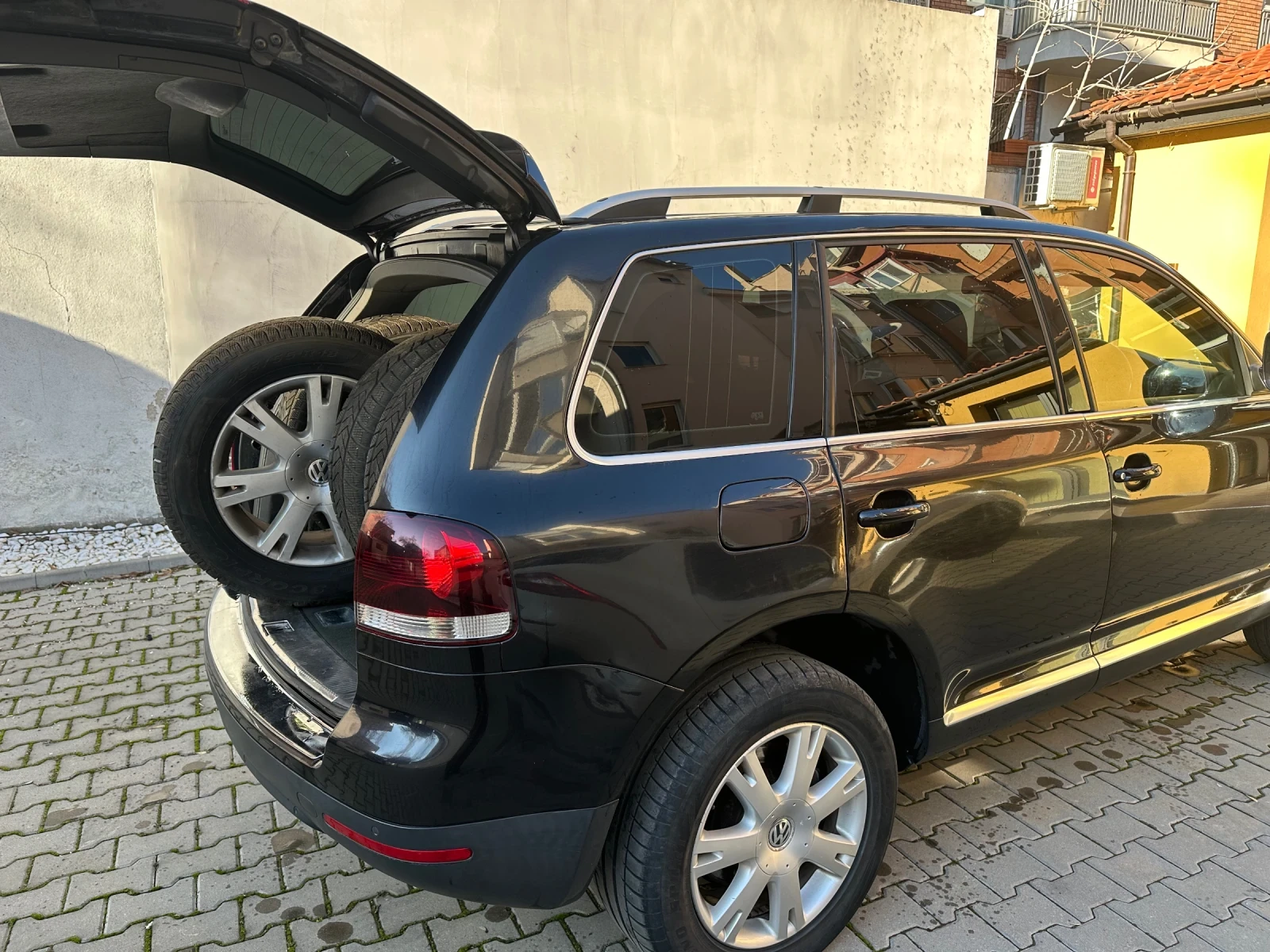 VW Touareg, снимка 3 - Автомобили и джипове - 56611468