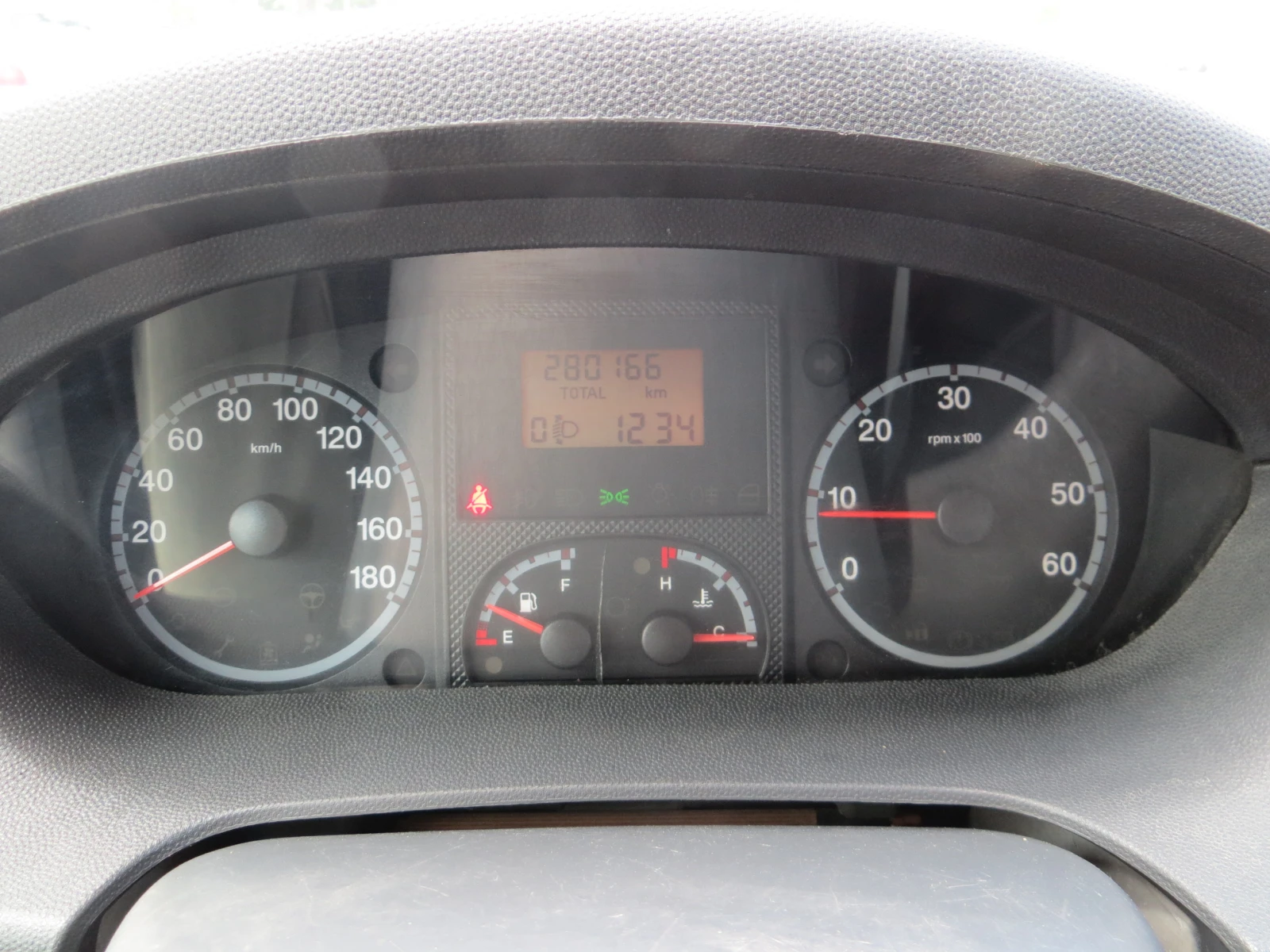 Peugeot Boxer 2.2HDI 6+ 1места-КЛИМАТИК, снимка 9 - Бусове и автобуси - 54625232
