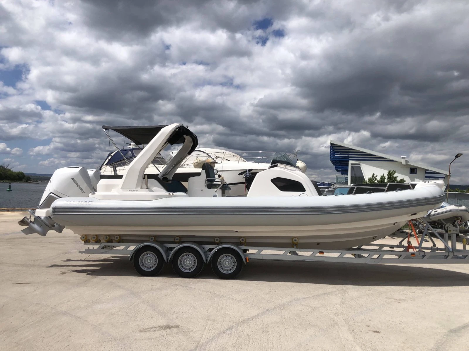   Zodiac Medline 9 | Mobile.bg   1