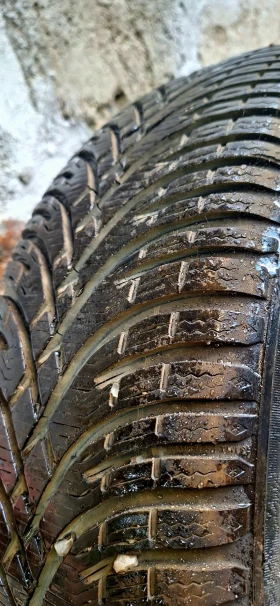 Гуми Зимни 215/65R16, снимка 1