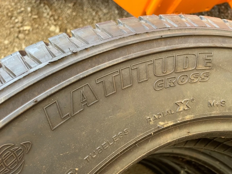 Гуми Всесезонни 225/70R17, снимка 3 - Гуми и джанти - 37287153