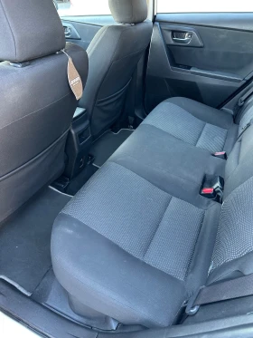 Toyota Auris, снимка 6