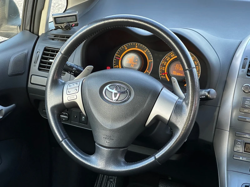 Toyota Auris 1.4D4D! Автоматик! * 157 000км* Обслужена! Уникат!, снимка 9 - Автомобили и джипове - 47535295