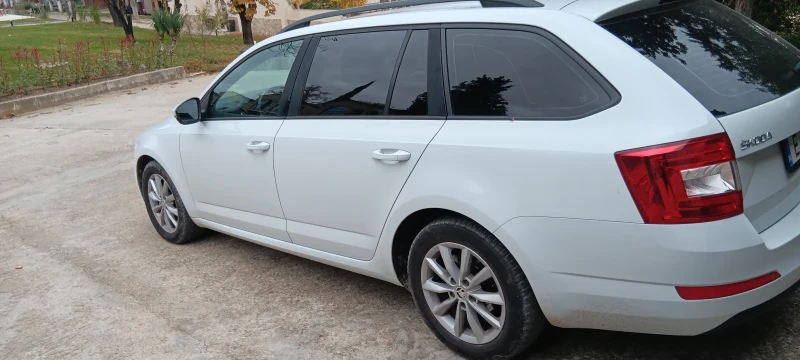 Skoda Octavia, снимка 3 - Автомобили и джипове - 48285497