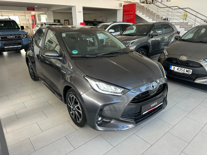 Toyota Yaris Chic Extra, снимка 6 - Автомобили и джипове - 48860316