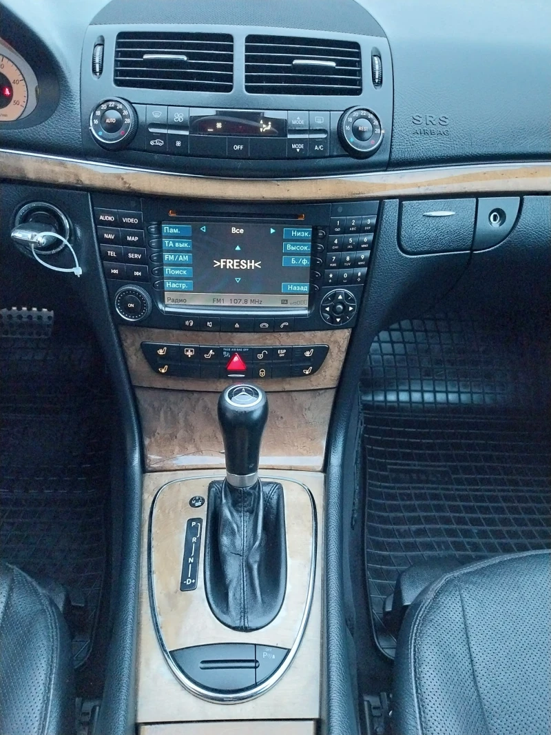 Mercedes-Benz E 320 F1-EVO-//AVANTGARDE//FULL-LUXORY// Ел Щора !!!!TOP, снимка 9 - Автомобили и джипове - 49565832