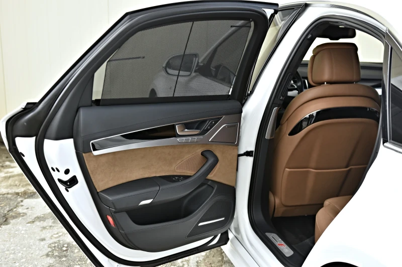 Audi S8 4.0 V8T MATRIX TV PANO EXCLUSIVE  FULL CARBON, снимка 17 - Автомобили и джипове - 49774166