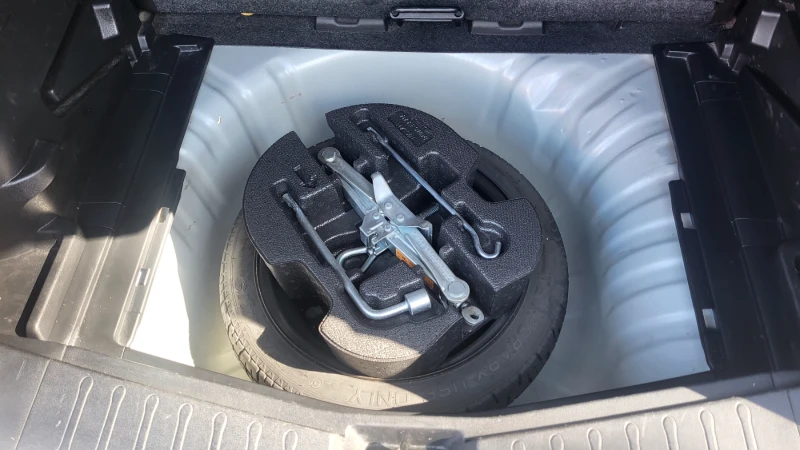 Nissan Note, снимка 10 - Автомобили и джипове - 52613812