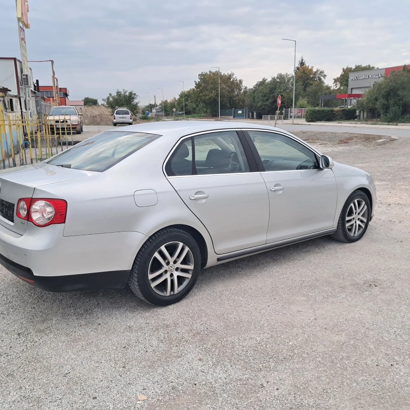 VW Jetta 1.9ТDI, снимка 4 - Автомобили и джипове - 52324942