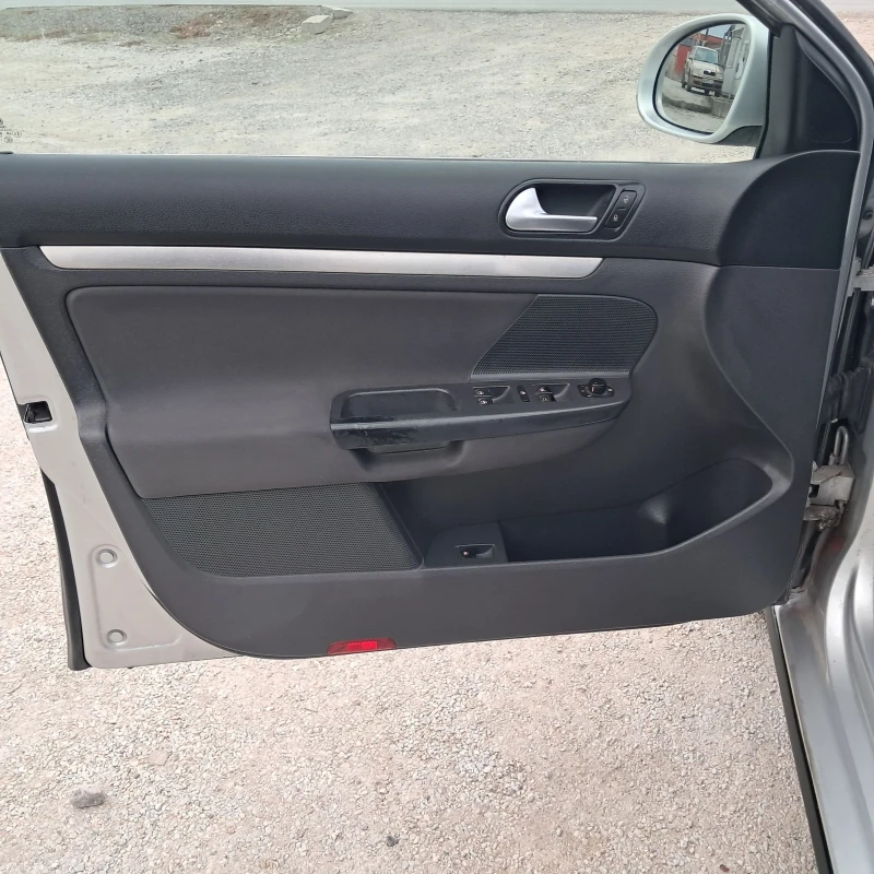 VW Jetta 1.9ТDI, снимка 7 - Автомобили и джипове - 52324942