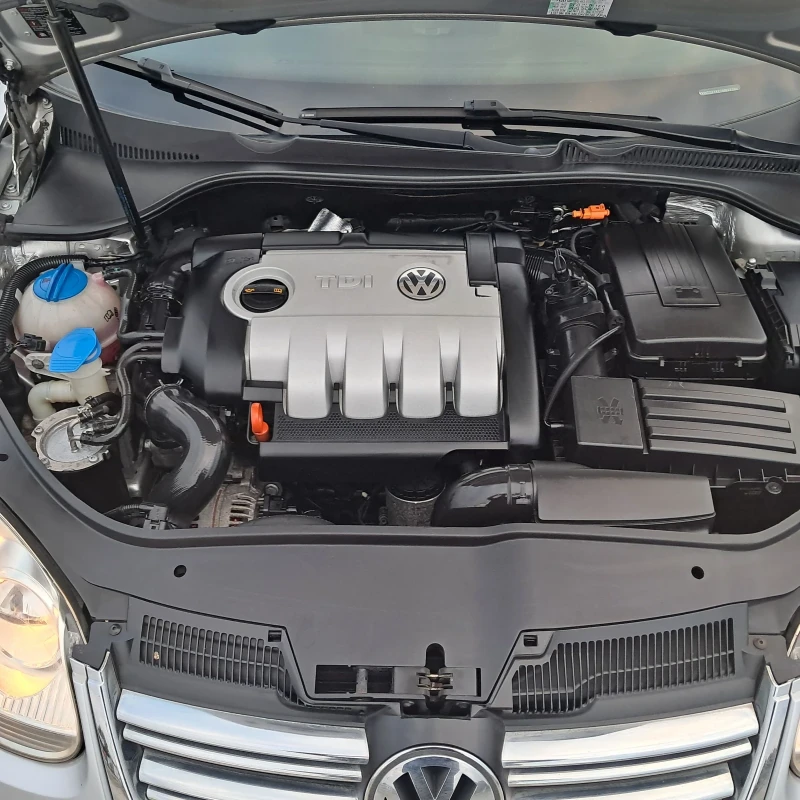 VW Jetta 1.9ТDI, снимка 15 - Автомобили и джипове - 52324942