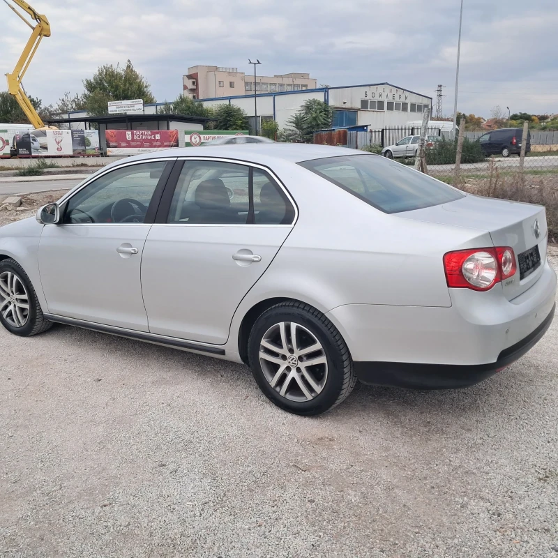 VW Jetta 1.9ТDI, снимка 2 - Автомобили и джипове - 52324942