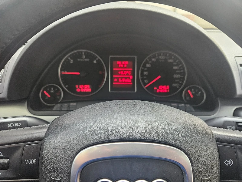 Audi A4, снимка 5 - Автомобили и джипове - 52680741