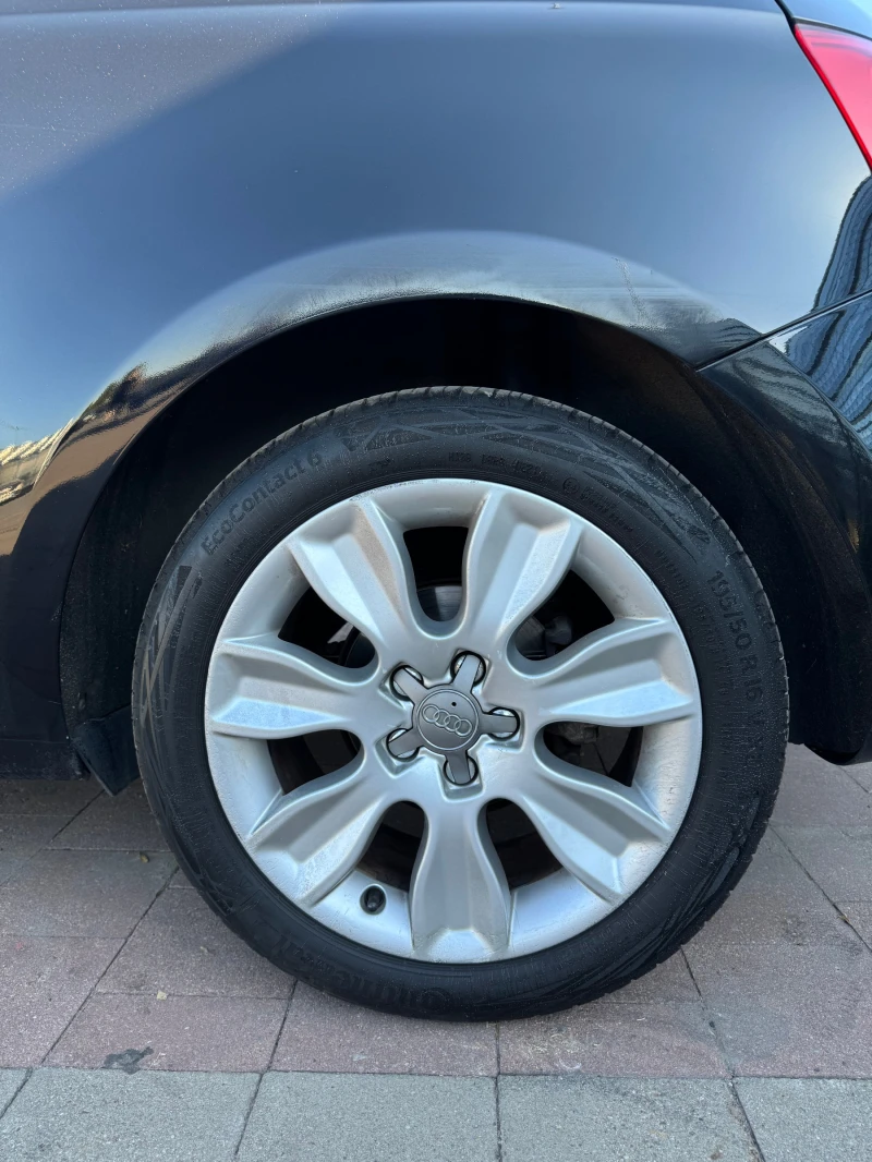 Audi A1 S tronic, снимка 8 - Автомобили и джипове - 52802628