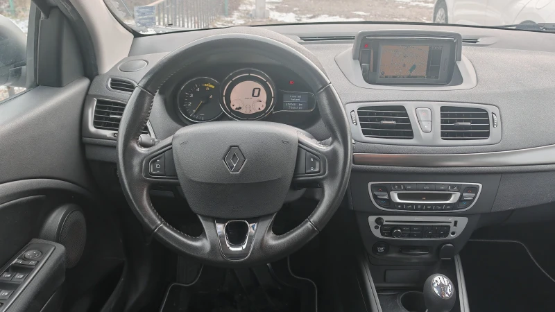 Renault Megane 1.5dci Grad Tour, снимка 9 - Автомобили и джипове - 53089943
