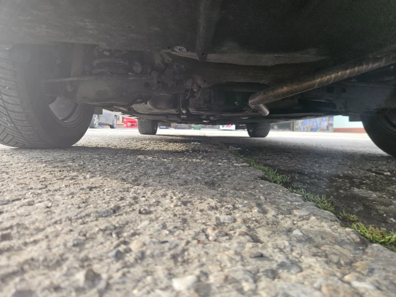 Toyota Avensis 1.8- 58000km, снимка 17 - Автомобили и джипове - 53262763