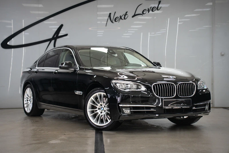 BMW 740 d xDrive Facelift Adaptive LED, снимка 3 - Автомобили и джипове - 45842313