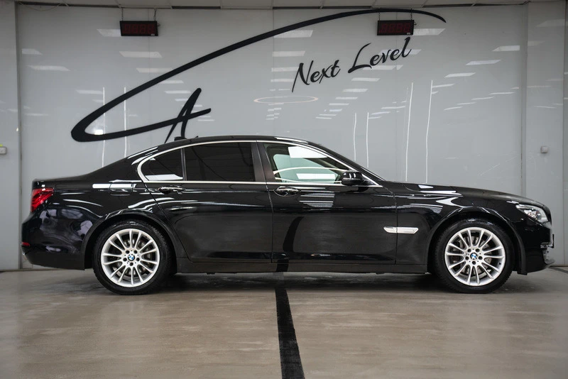 BMW 740 d xDrive Facelift Adaptive LED, снимка 4 - Автомобили и джипове - 45842313