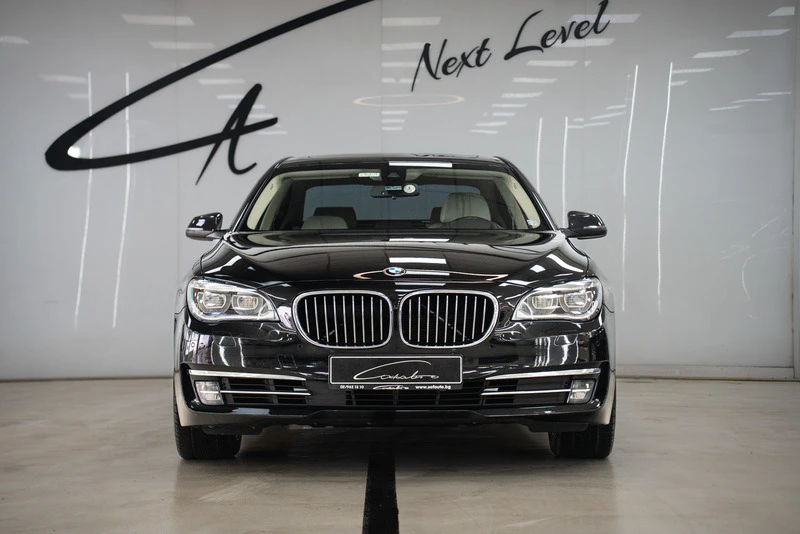 BMW 740 d xDrive Facelift Adaptive LED, снимка 2 - Автомобили и джипове - 45842313